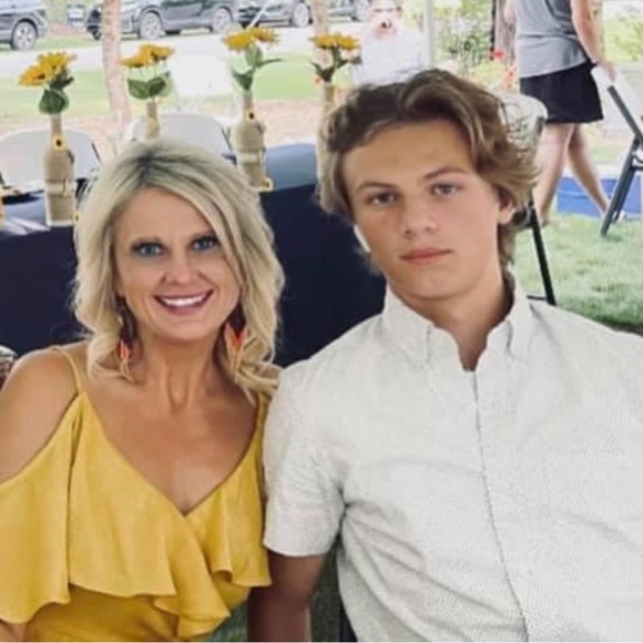 Meet your Posher, Annie - Picture 5 of 6